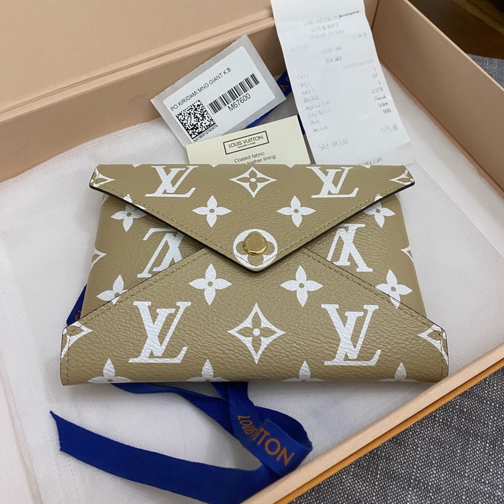 Authentic Louis Vuitton kirigami pochette limited edition monogram giant